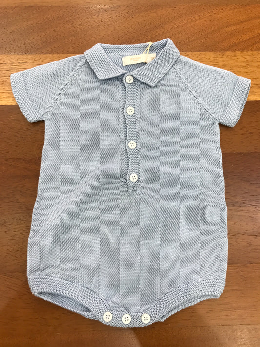 Pagliaccetto PCS in filo celeste mezza manica con collo a punta con bottoncini