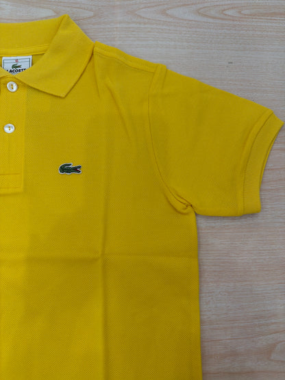 Polo Lacoste in cotone mezza manica con bottoncini e logo ricamato lateralmente unisex