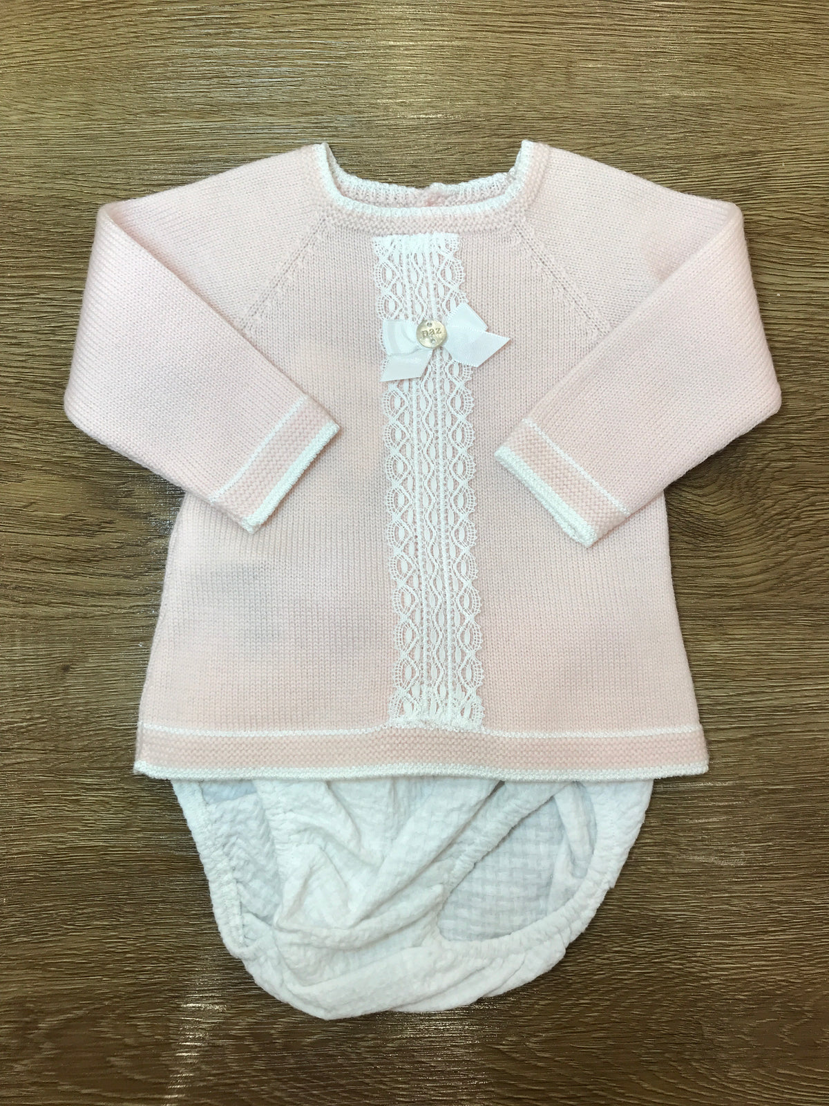 Completo Paz Rodriguez in lana due pezzi rosa con pizzo sul davanti e culotte coordinata