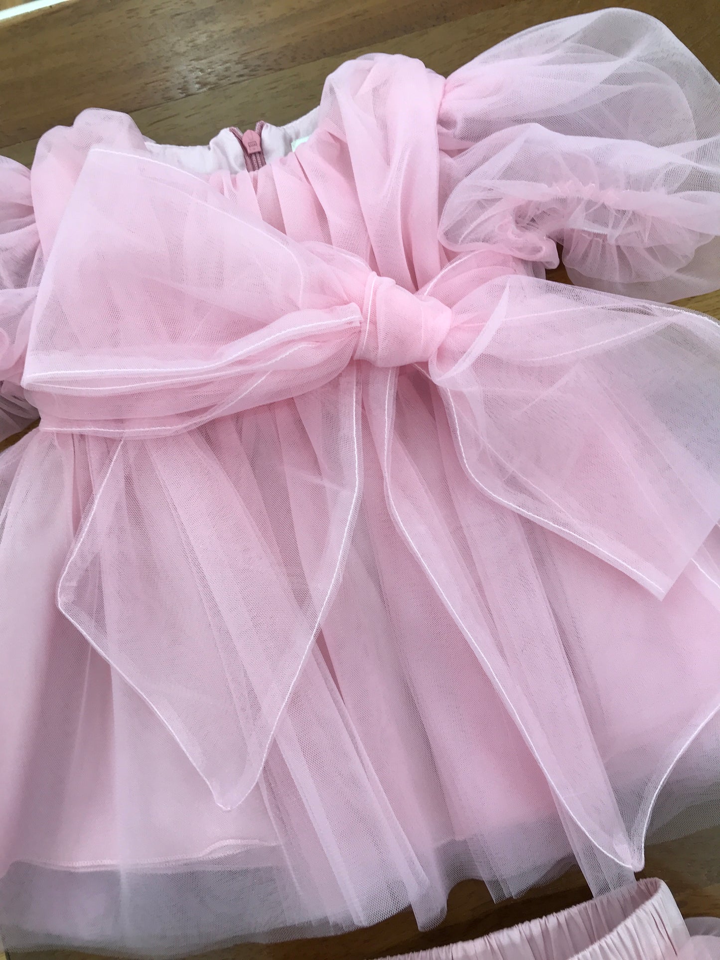 Completo a'lapage in tulle blusa con manica a sbuffo con fiocco grande in tulle con culotte abbinata