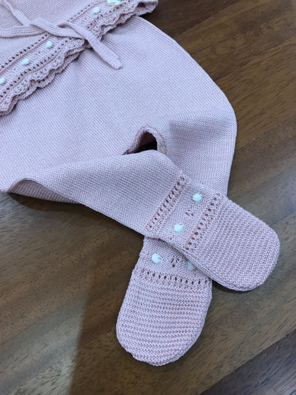 Completino Paz Rodriguez in filo due pezzi con pois bianchi con lavorazione in maglia dettagli traforati con collo con rusche bianca