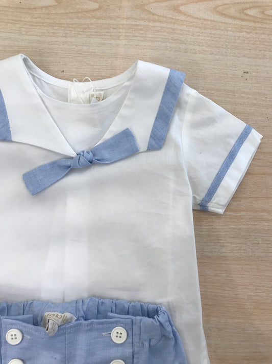 Completo Aletta due pezzi camicia con collo marinaretto e rifiniture celesti con bermuda con bottoni