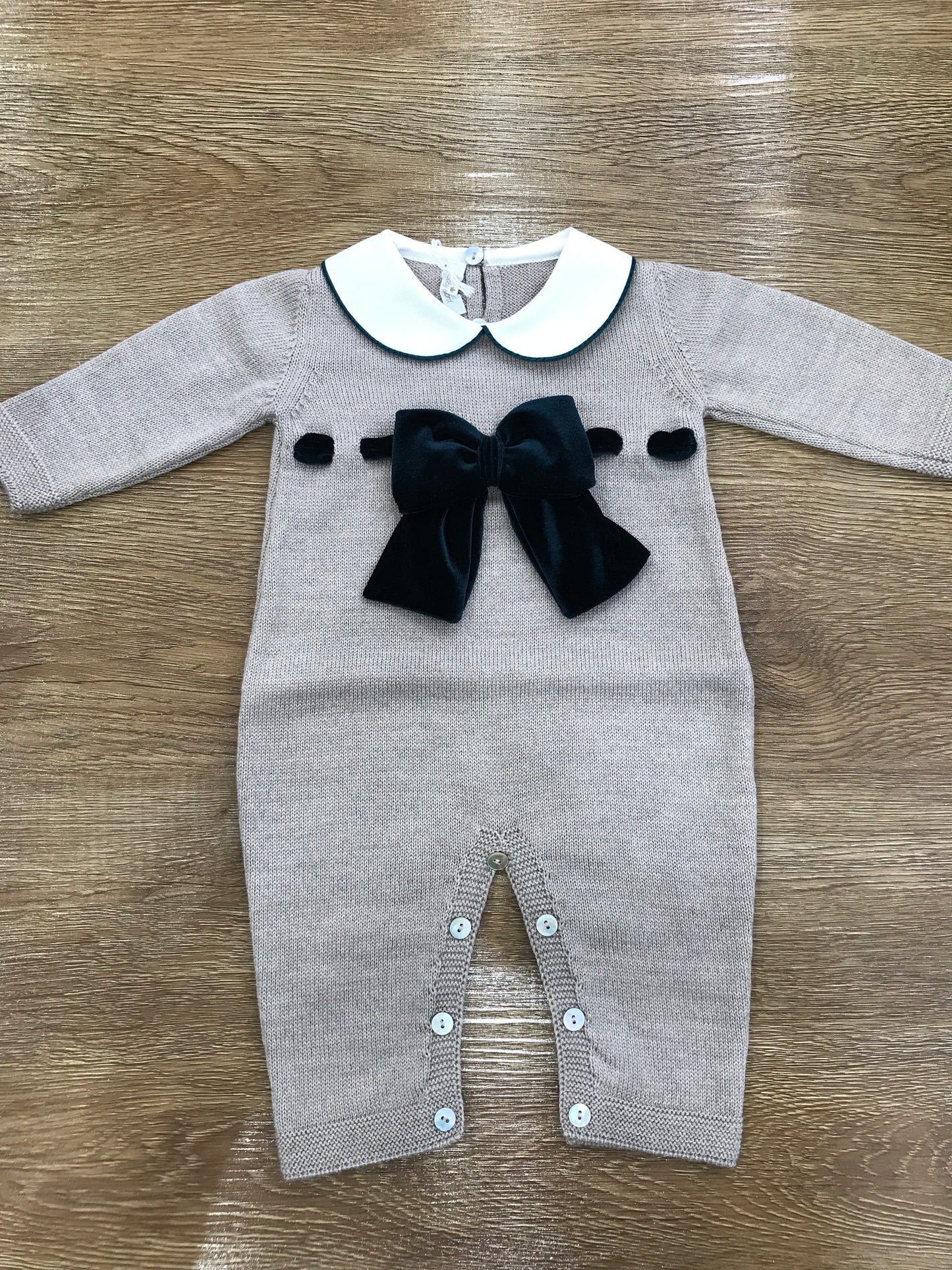 Tutina Baby Lord in lana intera tortora con passanastro e fiocco in velluto verde