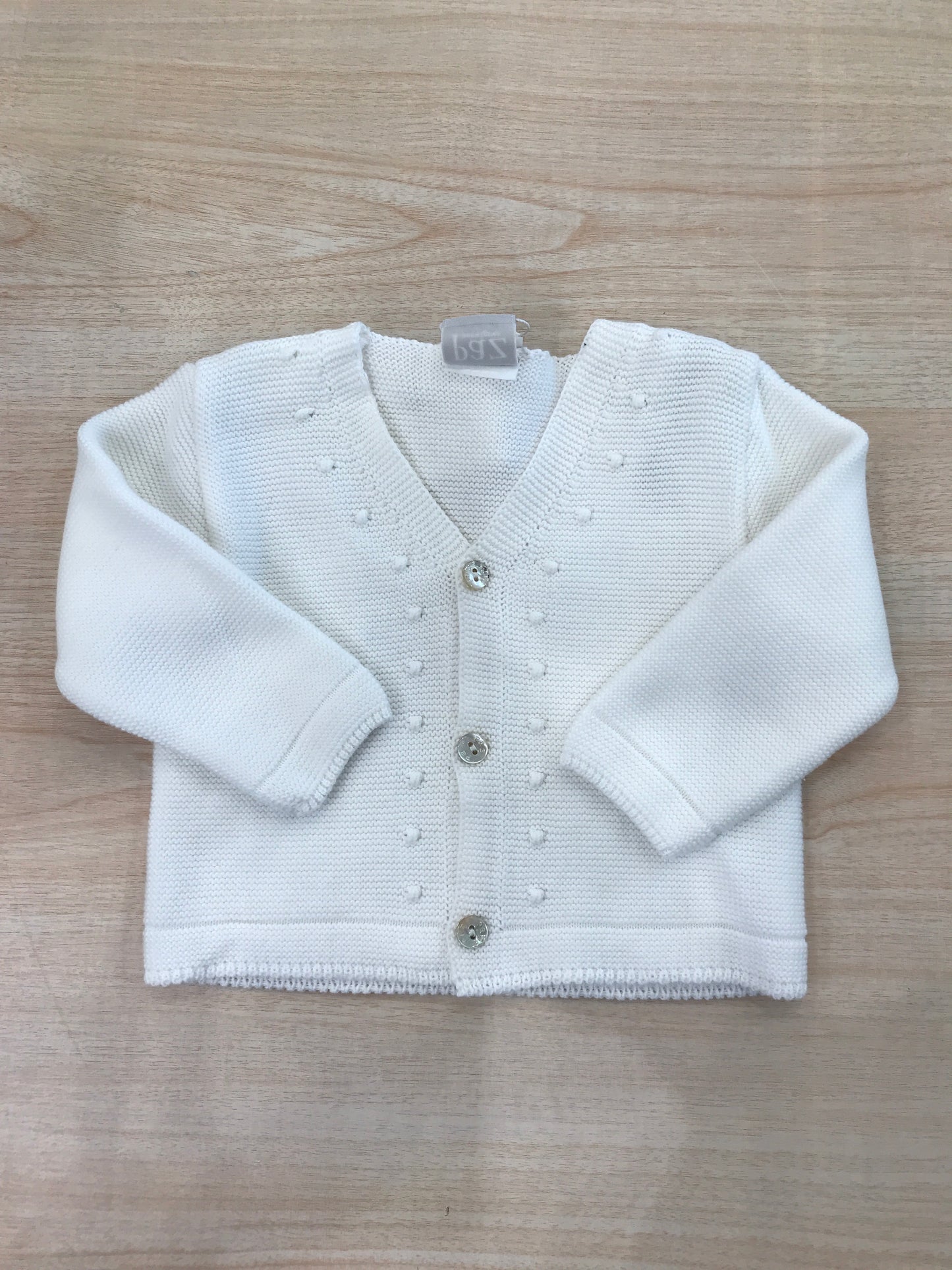 Cardigan Paz Rodriguez in filo panna con bottoni in madre perla pois in rilievo bianchi