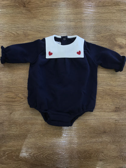 Pagliaccetto Petit Bateau in felpa con manica a sbuffo con collo squadrato bianco con cuoricini rossi