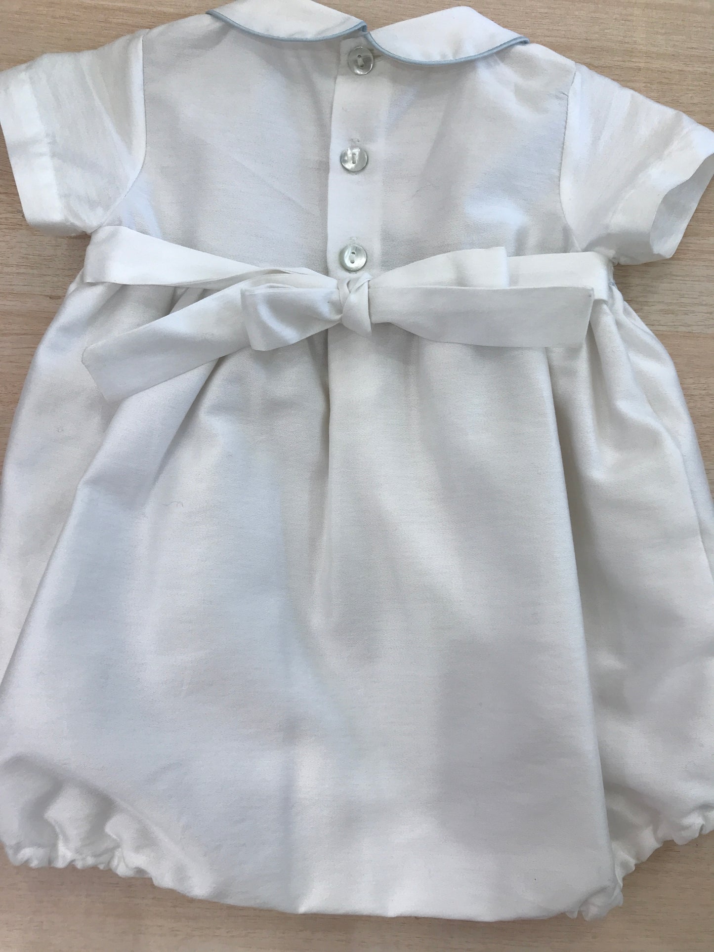 Pagliaccetto Les Enfants de Gisele in cotone mezza manica a sbuffo con corpetto rifinito da punto smock