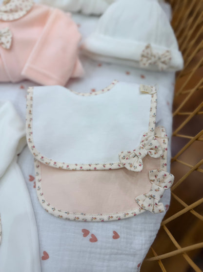 Coordinato nascita Baby Gi tutina intera in ciniglia con fiorellini cappellino e bavetta abbinati