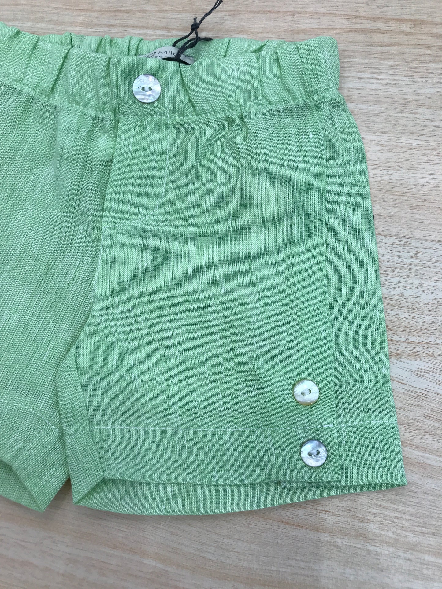 Bermuda Jo Milano in lino verde con elastico in vita e bottoncini