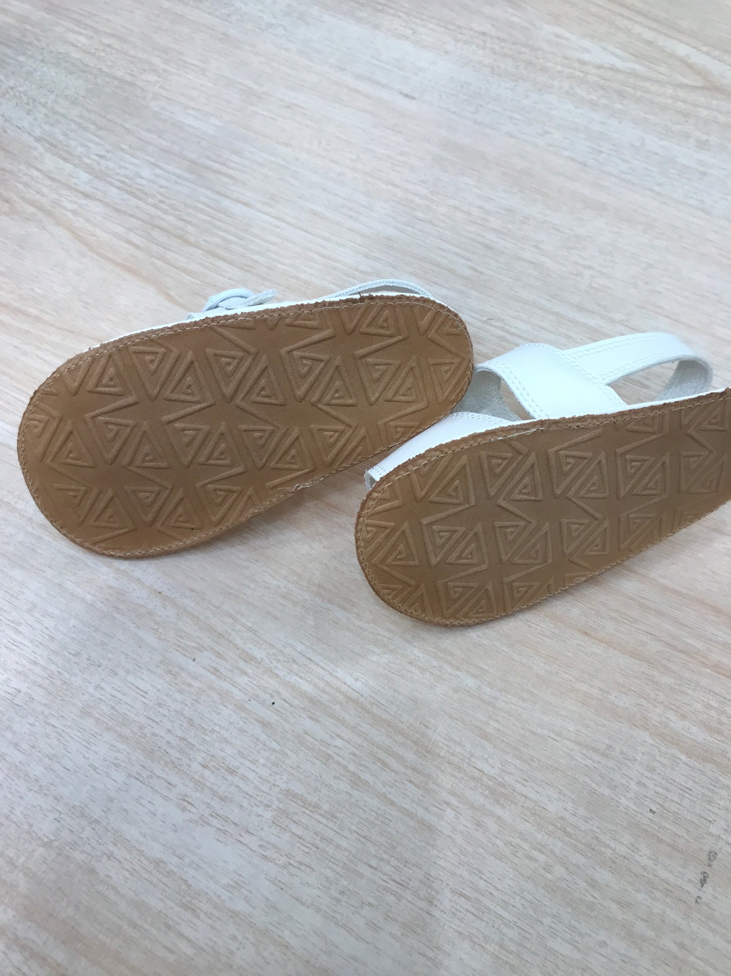 Sandalo Aletta bianco con doppia fascia e cinturino laterale