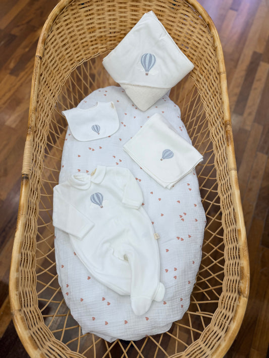 Coordinato nascita Baby Gi tutina intera in ciniglia bavetta mussola e accappatoio abbinate con piccola mongolfiera