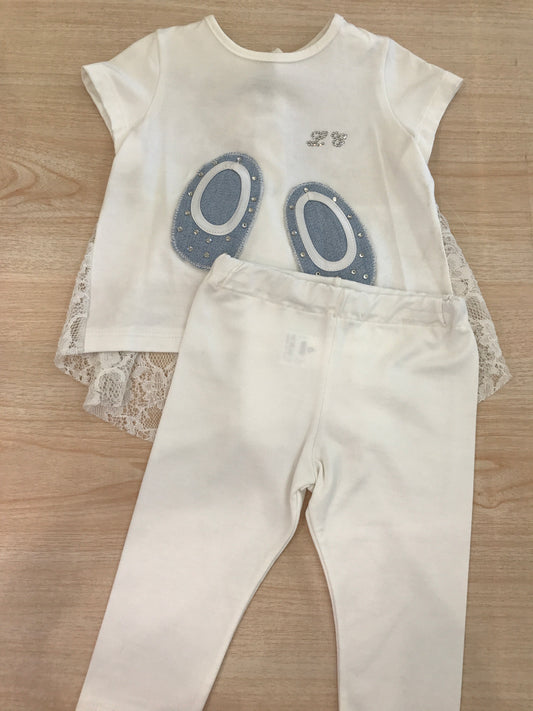 Completo Ladia in cotone mezza manica con pizzo sul retro con scarpine in jeans sul davanti con leggins bianco