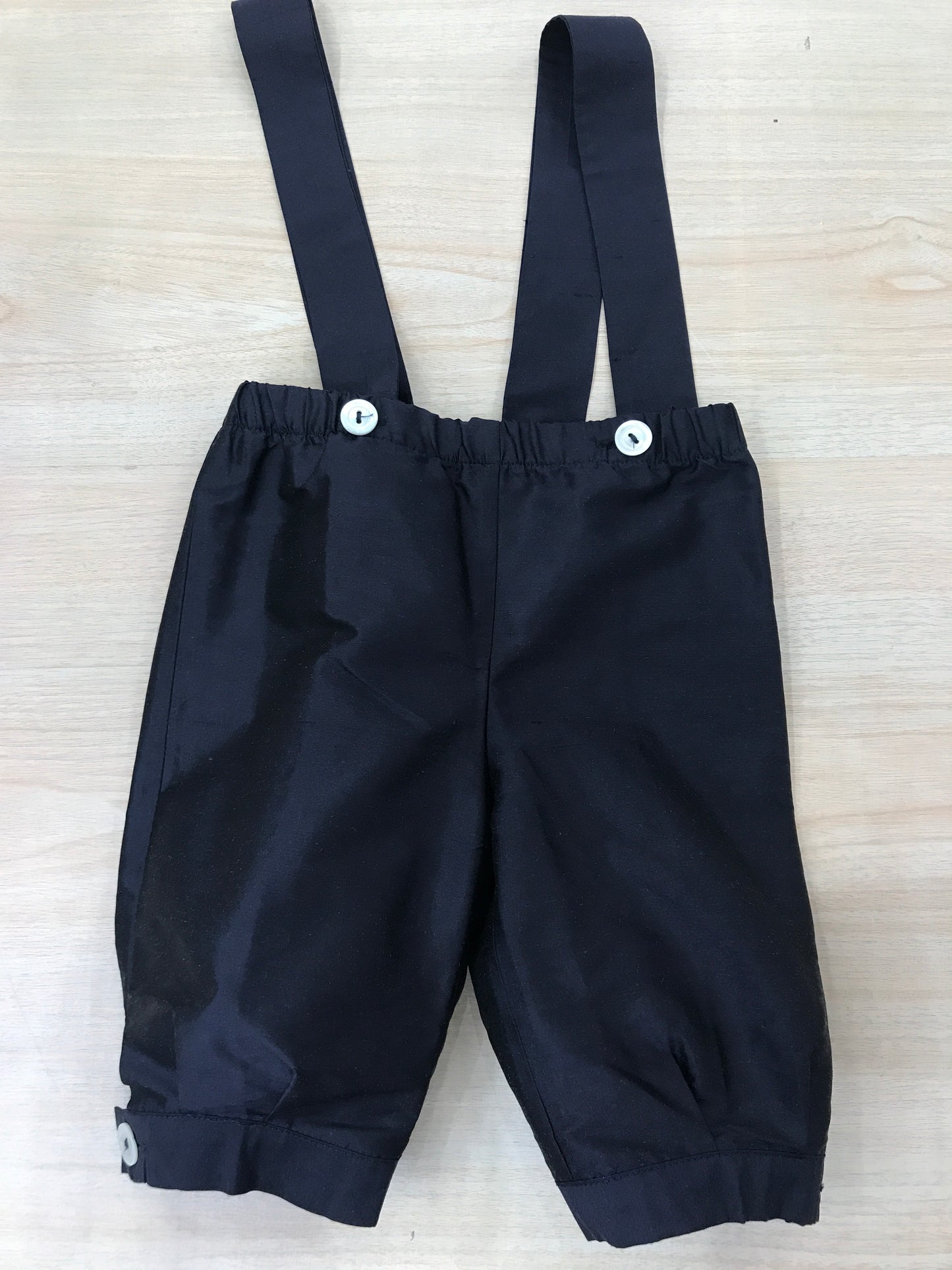 Pantalone Colibrì in seta con bretelle a sbuffo