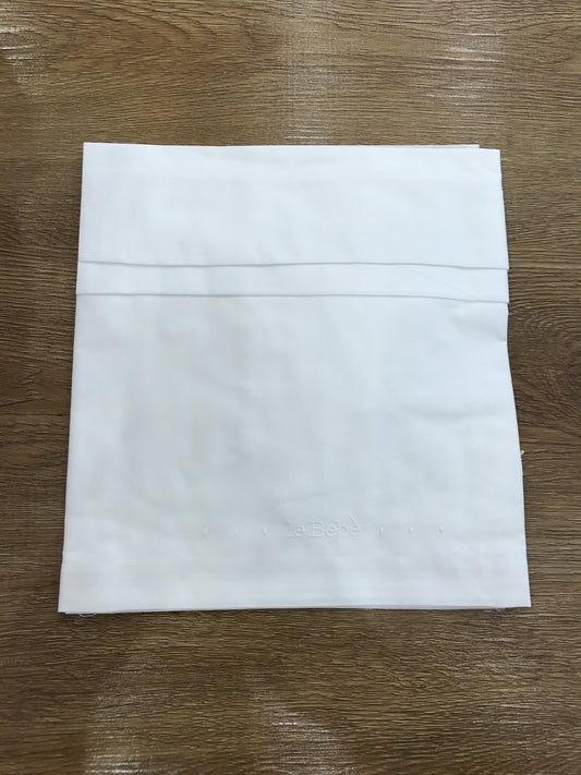 Lenzuola Le Bebè in cotone bianca con ricamo sul davanti bianco