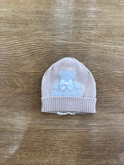 Cappello Baby Lord  in filo tortora con orsetto celeste e fiocchetto