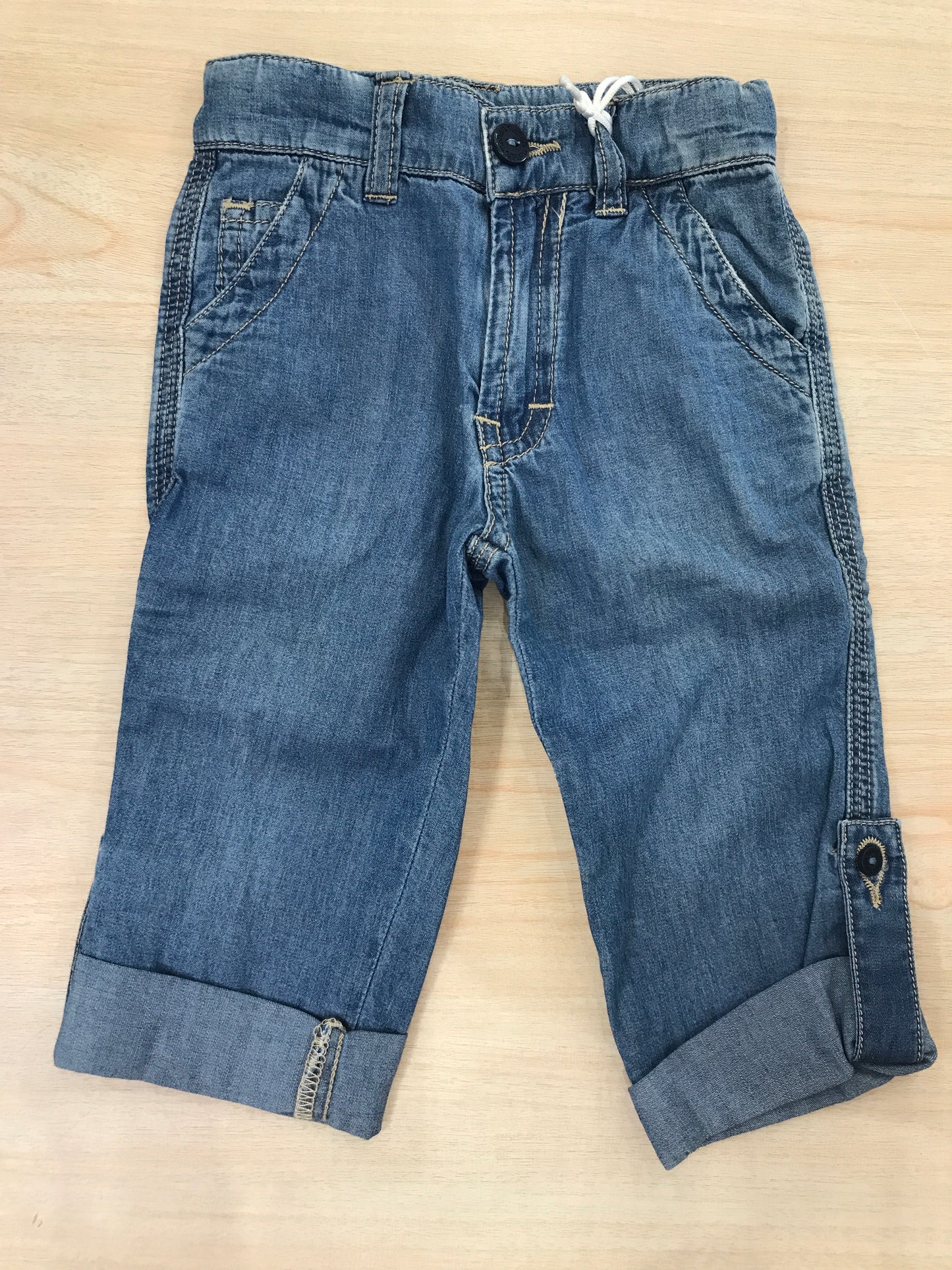 Jeans Nanan lavaggio chiaro con risvolto con tasche sul davanti e sul retro