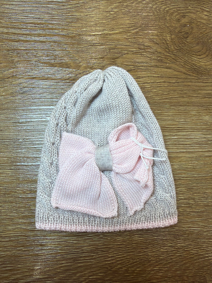 Cappello Bebè di Almy in lana tortora con profilo rosa con fiocco centrale