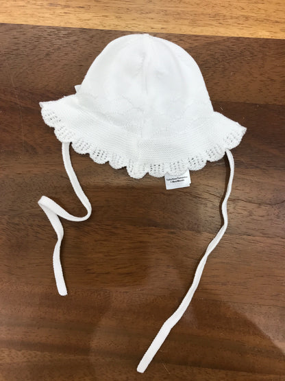 Cappello Paz Rodriguez in filo bianco con smerlo al bordo