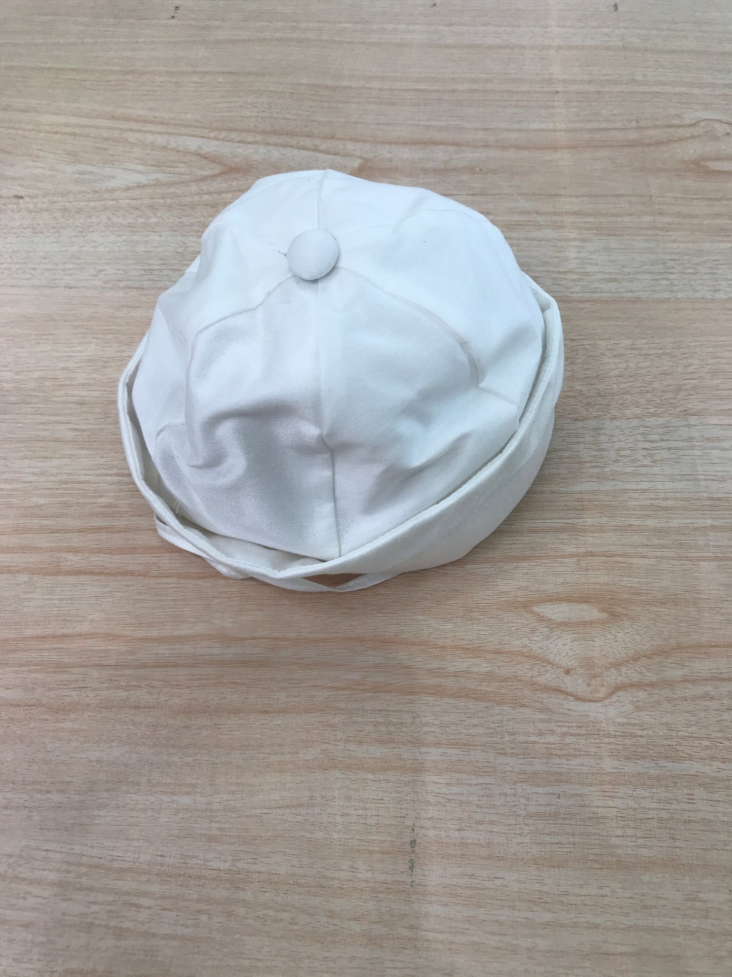 Cappello Pure in cotone bianco con laccio