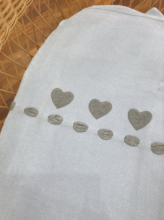 Coperta Baby Lord in filo celeste con passanastro e cuoricini grigi