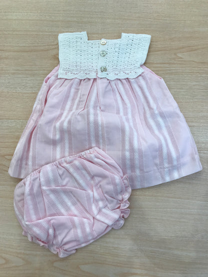 Completo Paz Rodriguez in cotone due pezzi con corpetto smanicato bianco traforato con lavorazione sulla gonna e culotte a righe