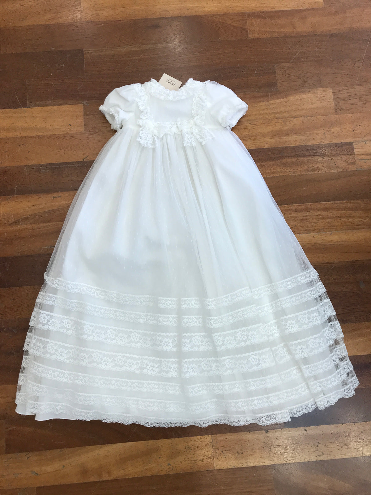 Abito lungo Pure in tulle lavorato da pizzo mezza manica con strato in tulle ed effetto pioggia