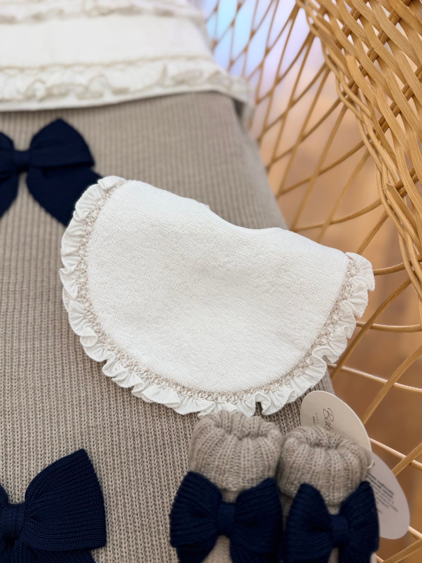 Coordinato Baby Lord a costa inglese in lana tortora e blu scuro con fiocchi