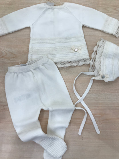 Tutina Paz Rodriguez in filo con ricami in pizzo panna con pizzo al bordo con piedini lavorati