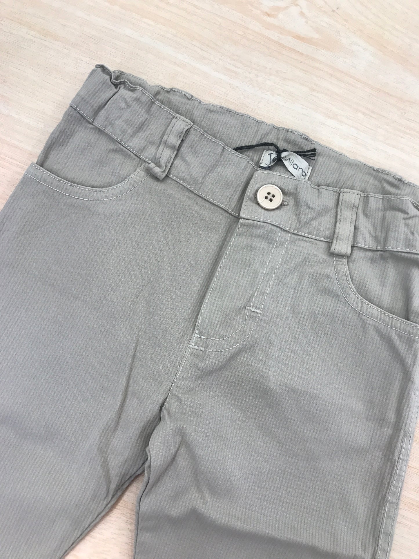 Pantalone Jo Milano beige chiaro con tasche e bottoncino