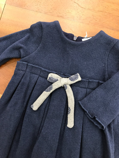 Abitino Nanan in caldo cotone blu manica lunga gonna plissettata con fiocco grigio a pois blu al centro