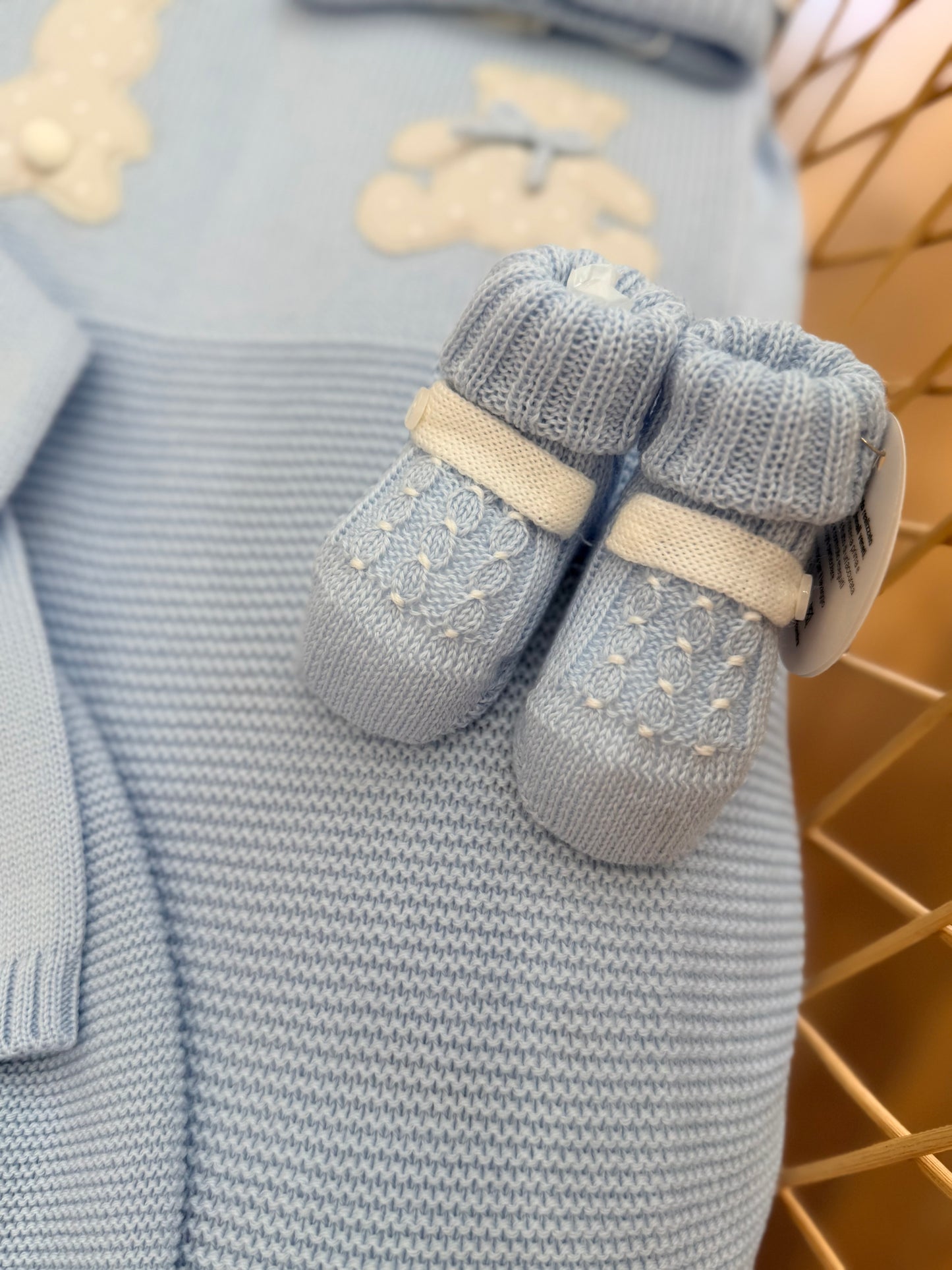 Coordinato nascita Baby Lord in pura lana con due pezzi con applicazione di orsetto e cappello con babbuccia coordinata