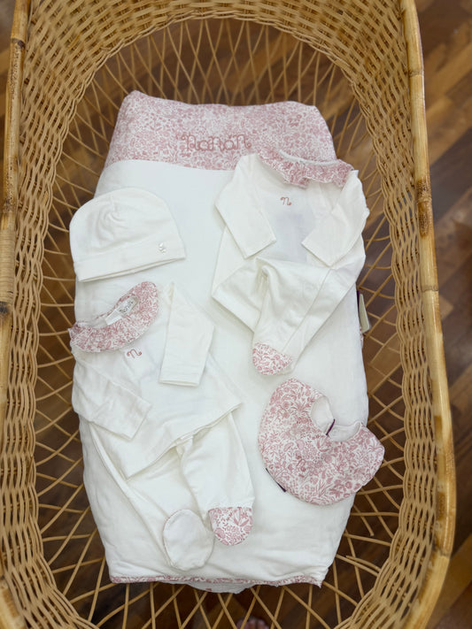 Coordinato nascita Nanan con delicati fiorellini rosa coordinati