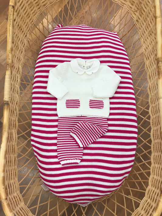 Coordinato nascita Colibrì in filo magenta e bianco coperta a righe tutina due pezzi con il pantalone a righe e maglia bianca con tasche