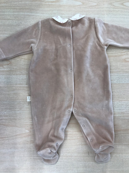 Tutina Baby Gi in ciniglia intera rosa antico con lavorazione di punto smock e fiorellini