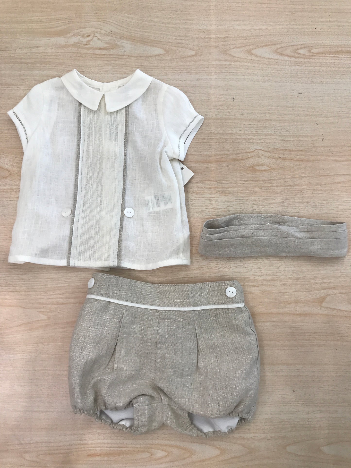 Completo Martin Aranda camicia mezza manica con pantalone corto con fascia a pieghe