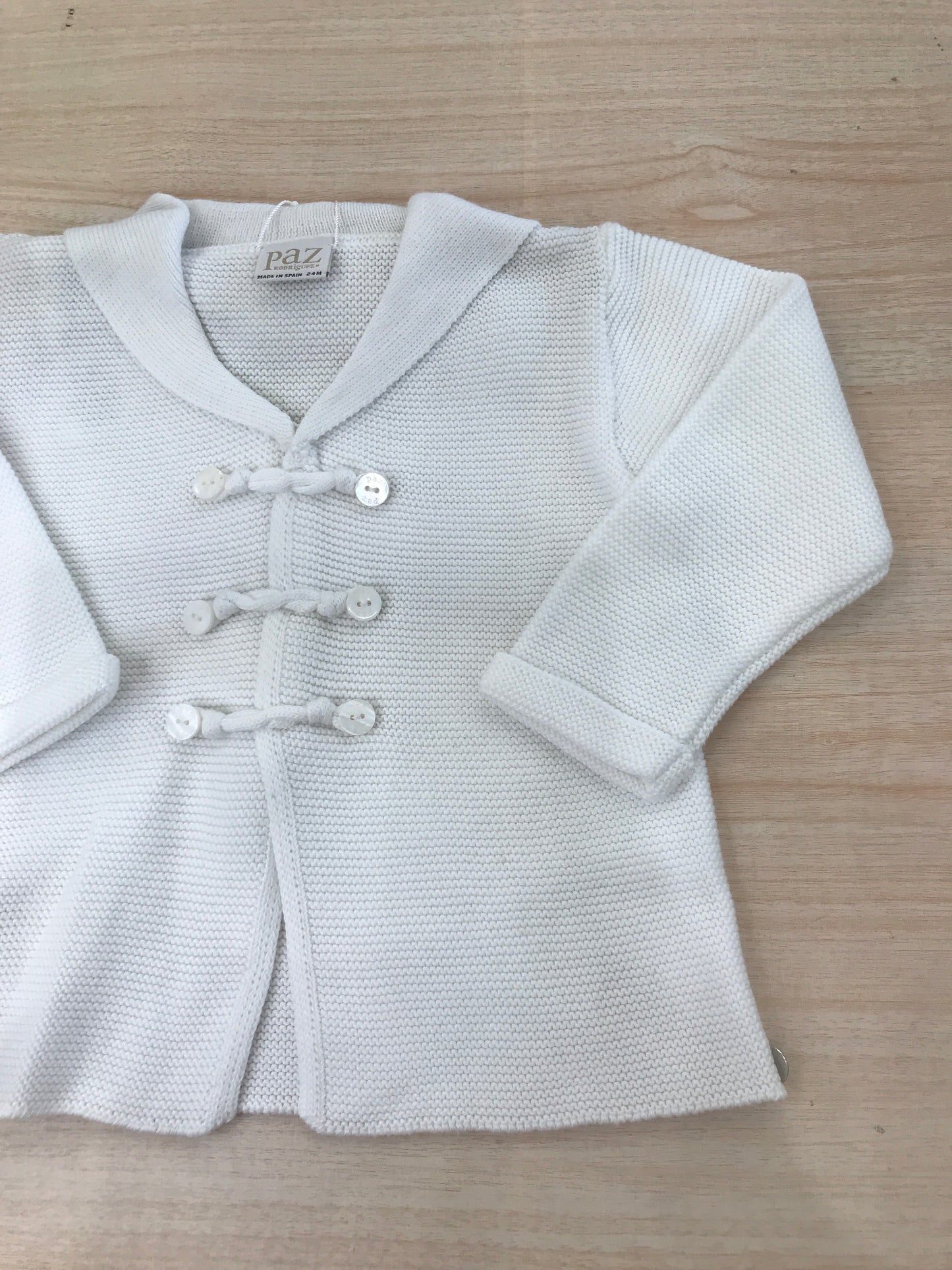 Cardigan Paz Rodriguez in filo bianco manica lunga con particolarità sui bottoncini