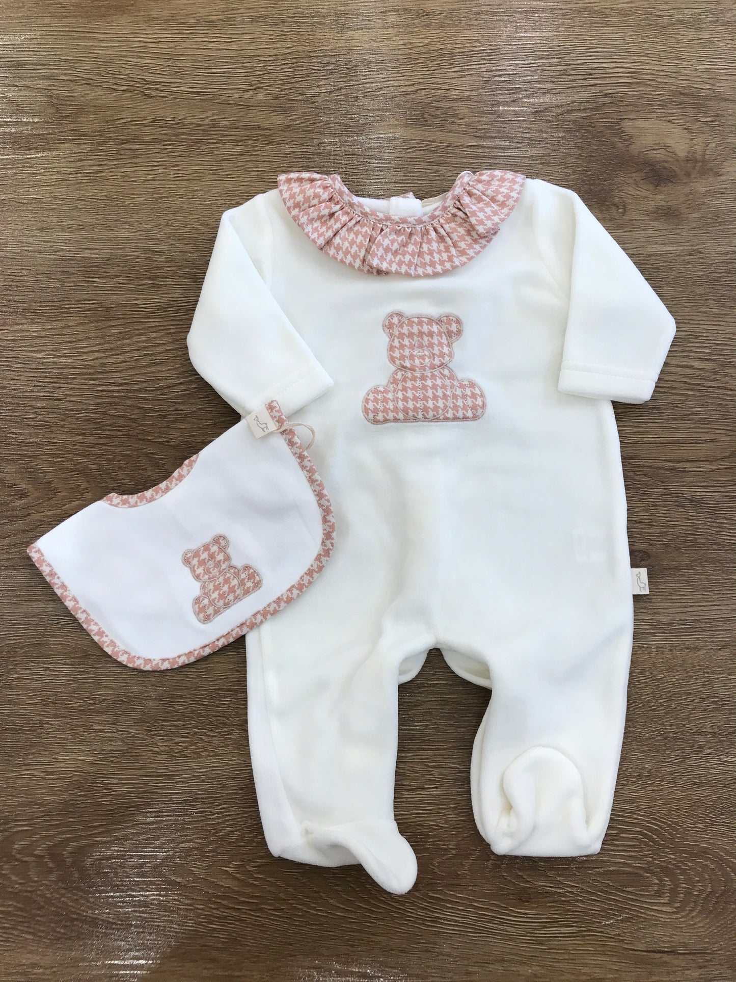 Tutina Baby Gi in ciniglia panna con rusche e orsetto a quadretti
