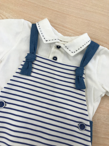 Completo Paz Rodriguez in cotone salopette con bretelle a righe bianche e blu con body bianco mezza manica