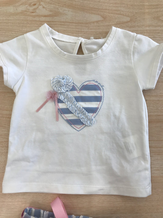 Completo Nanan due pezzi in cotone t-shirt mezza manica con cuore a righe centrale con pantalone corto a righe con fiocchetto sul davanti