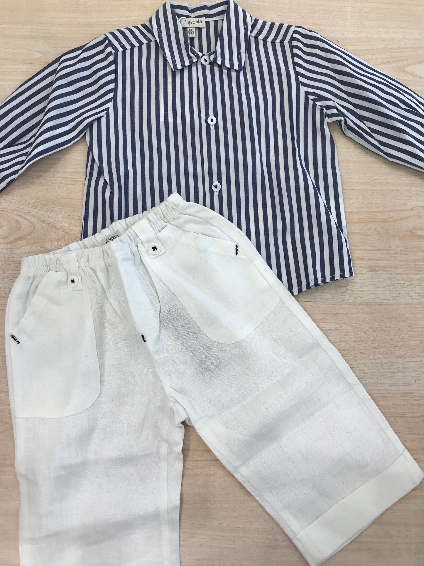 Completo Juppolà camicia a righe bianche e blu con pantalone lungo in lino bianco