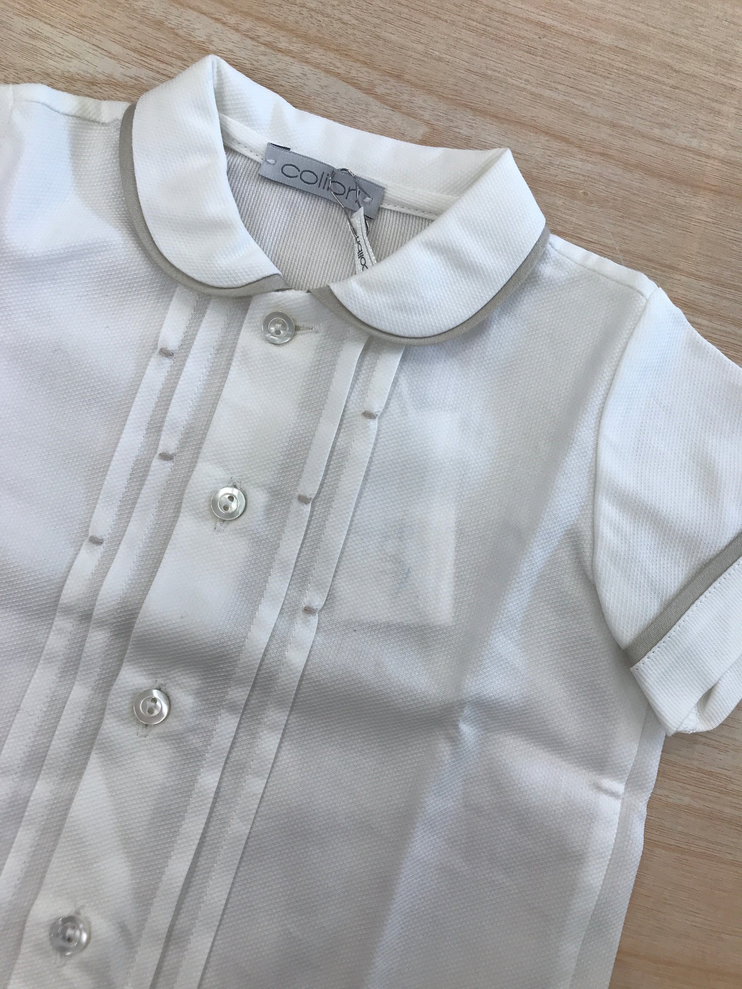 Camicia Colibrì mezza manica con rifiniture tortora con pois in rilievo su pieghe sul davanti