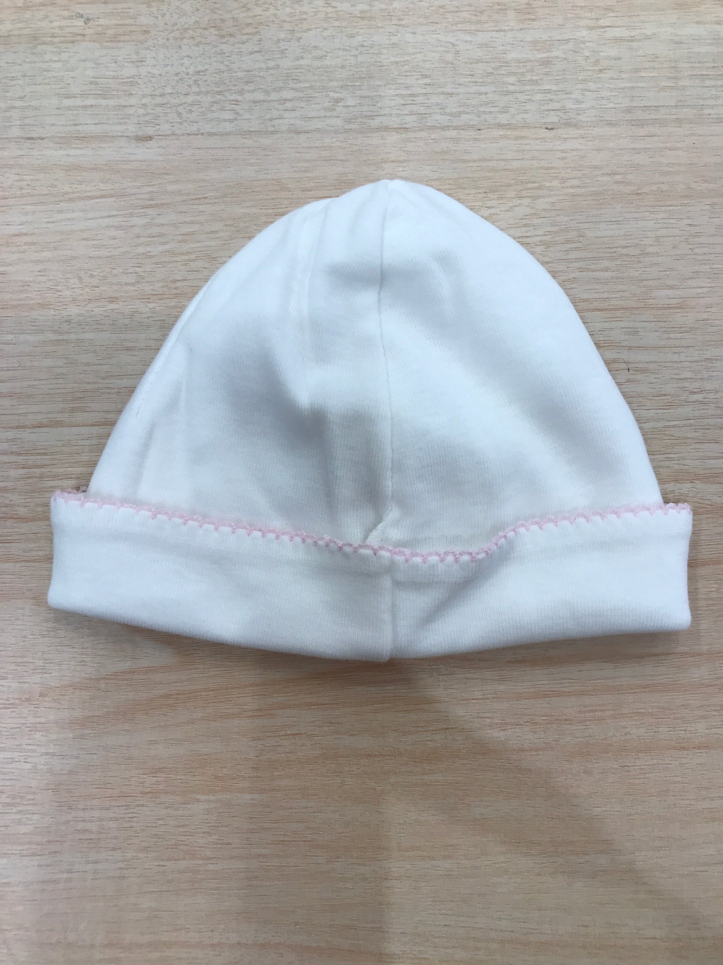Cappello Laranjnha bianco con risvolto con ricamo rosa