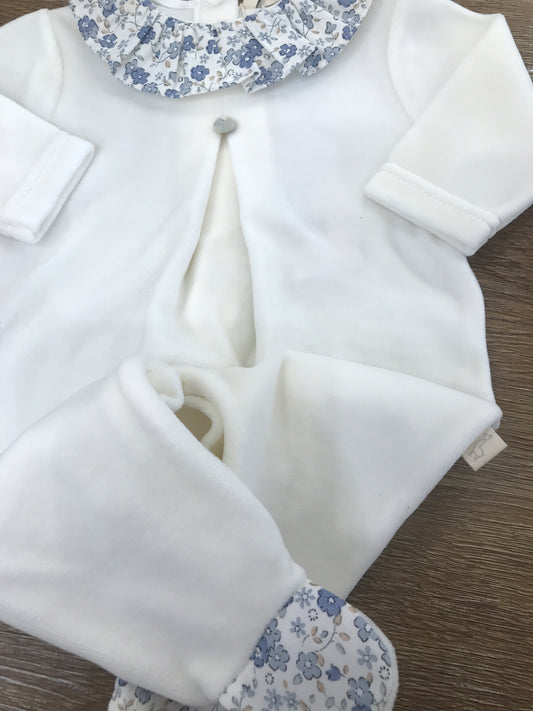 Tutina Baby Gi in ciniglia panna intera con rusche con fiorellini