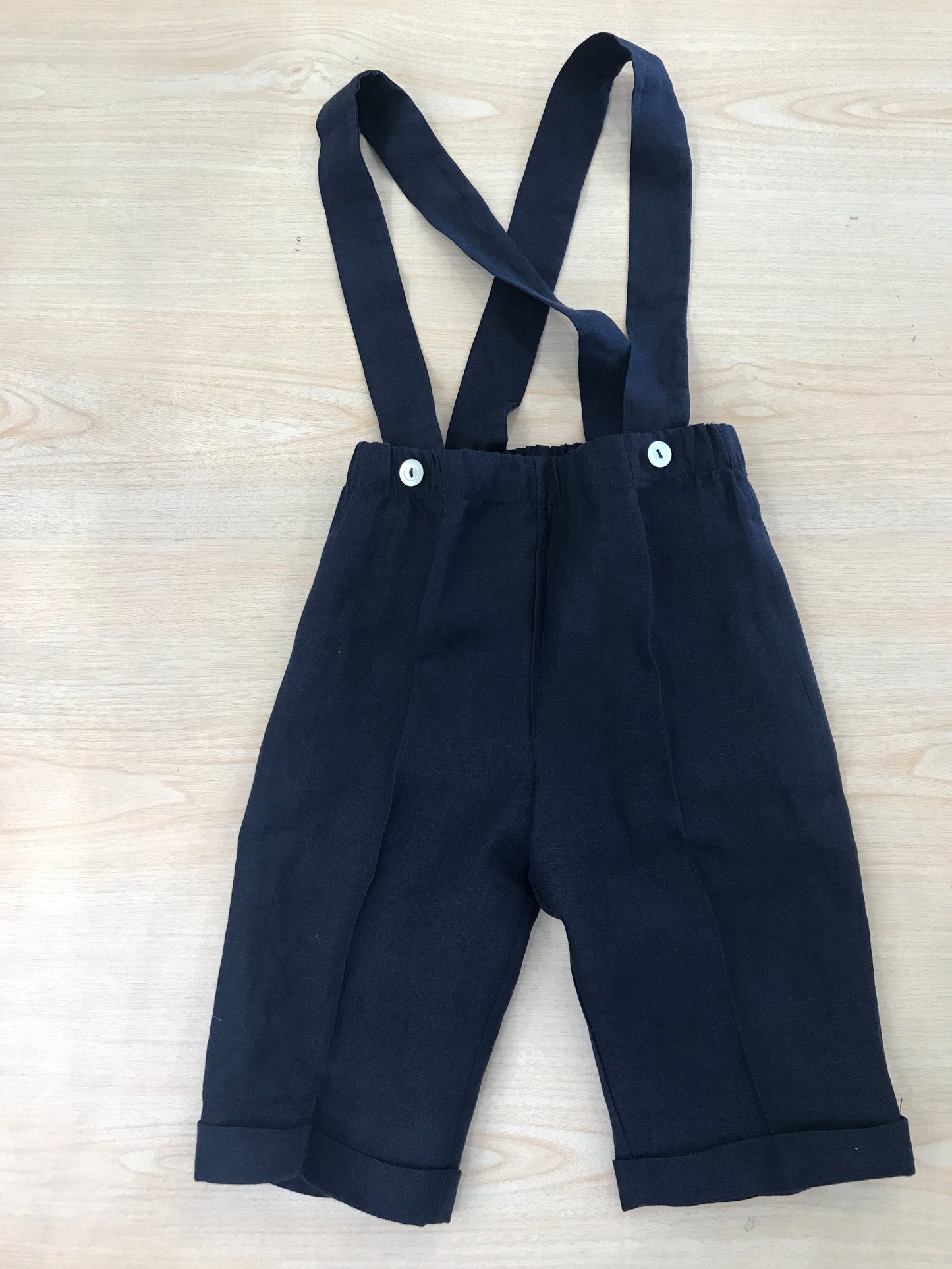 Pantalone Colibrì in lino lungo blu scuro con bretelle