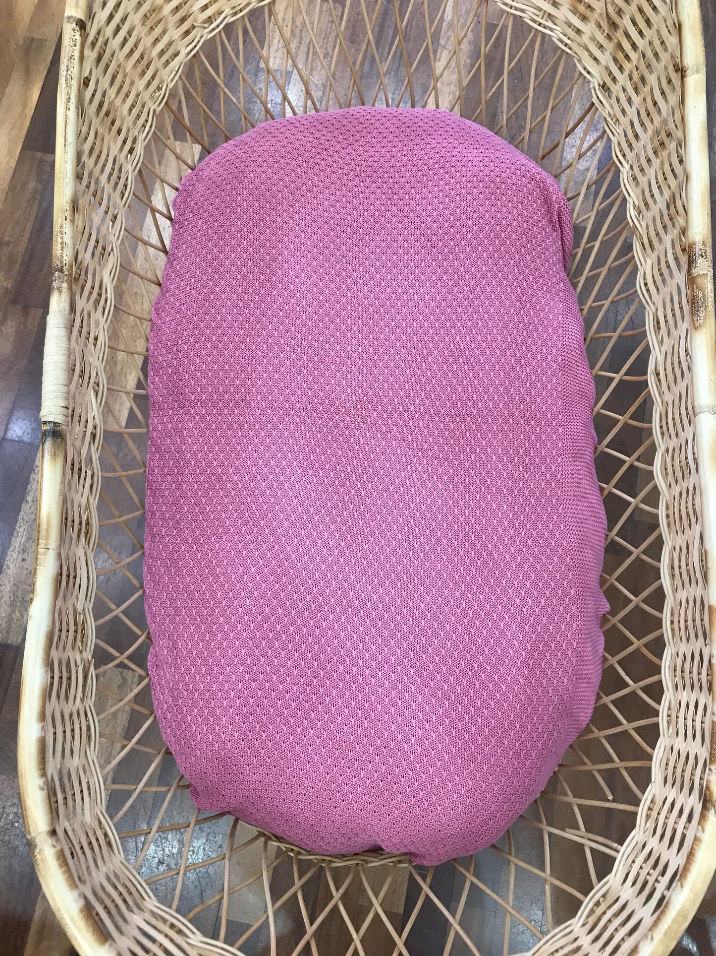 Coperta Paz Rodriguez in filo color ortensia smerlato ai bordi