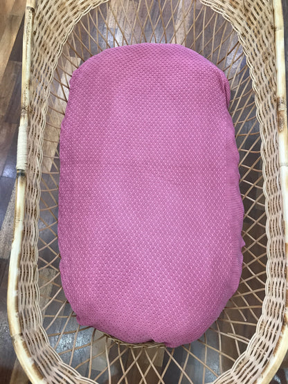 Coperta Paz Rodriguez in filo color ortensia smerlato ai bordi