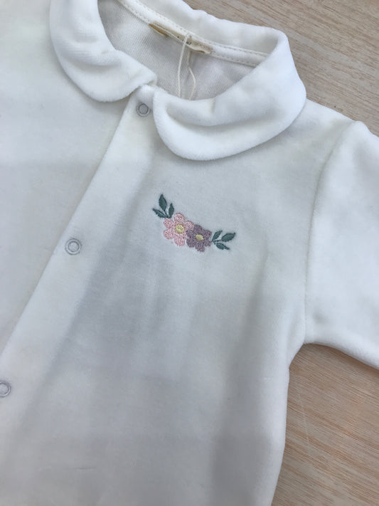 Tutina Baby Gi in ciniglia panna intera con fiori ricamati