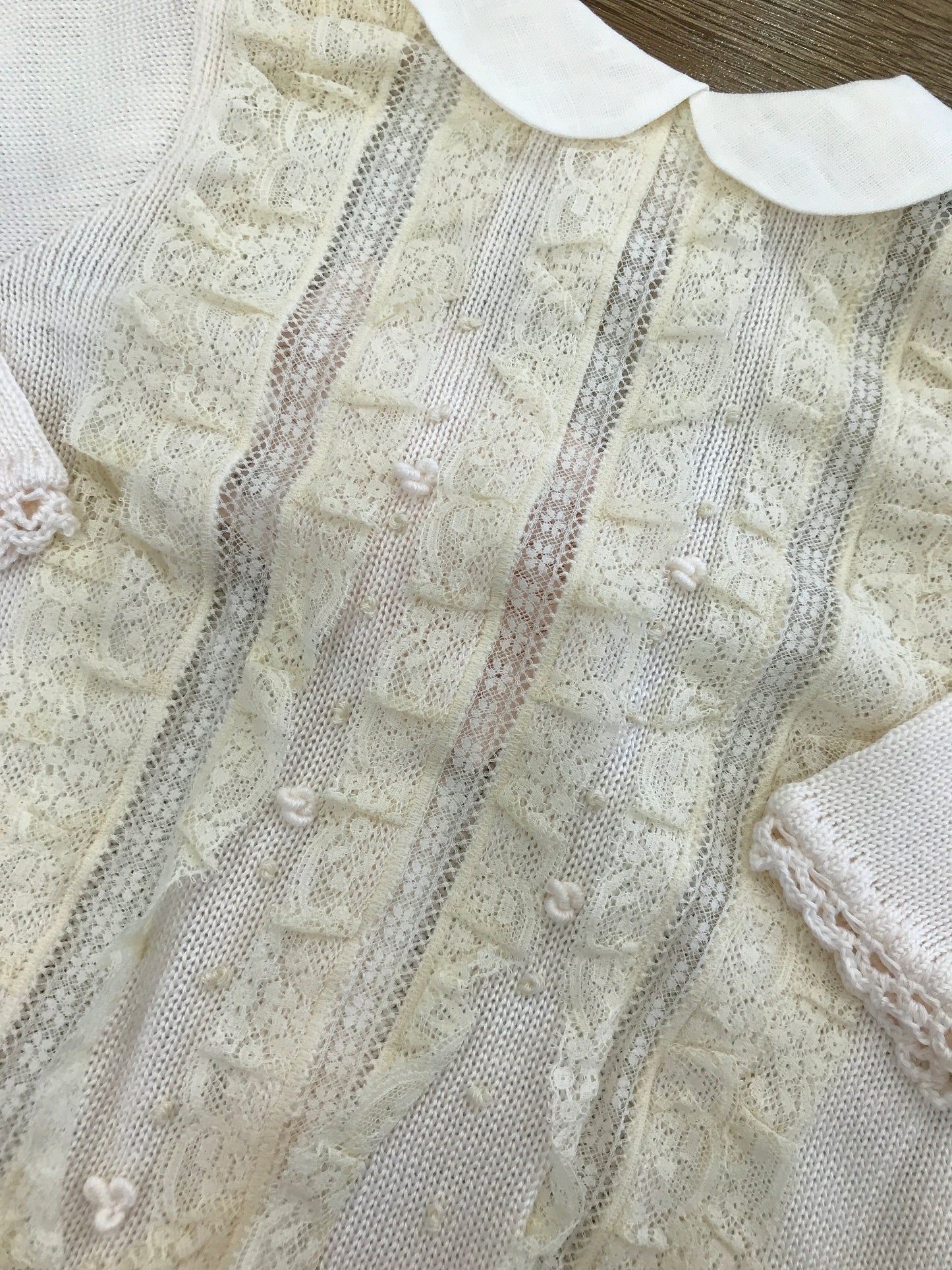Tutina Ladia in filo rosata con applicazione di valancienne