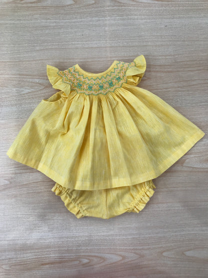 Completo Belan in cotone giallo due pezzi abitino smanicato con lavorazione sul corpetto culotte abbinata