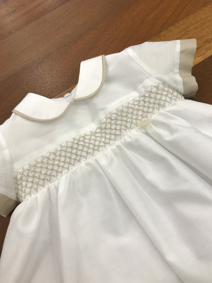 Abito Le Bebè in saten gonna con bordo tortora mezza manica con lavorazione di punto smock sul corpetto