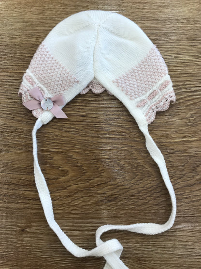 Cuffia Paz Rodriguez in lana panna con ricami rosa